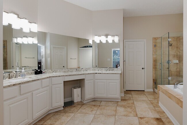 Photo - 50 N Lansdowne Cir