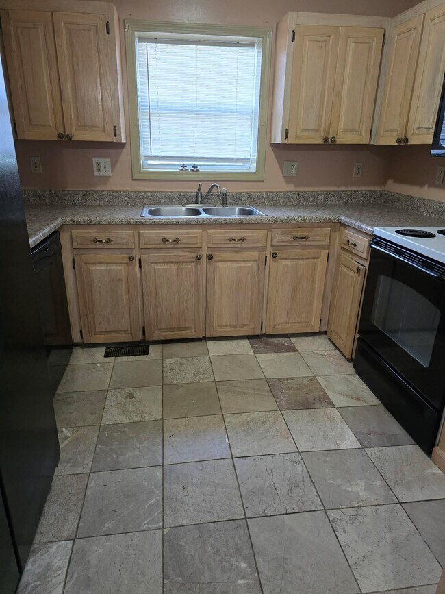 Photo - 114 Shara Dr