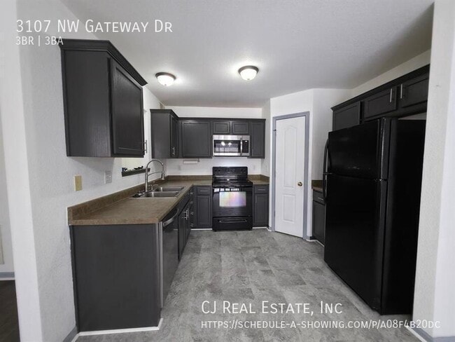 Photo - 3107 NW Gateway Dr