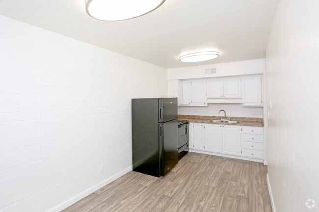 2BR,1BA KITCHEN & DINING