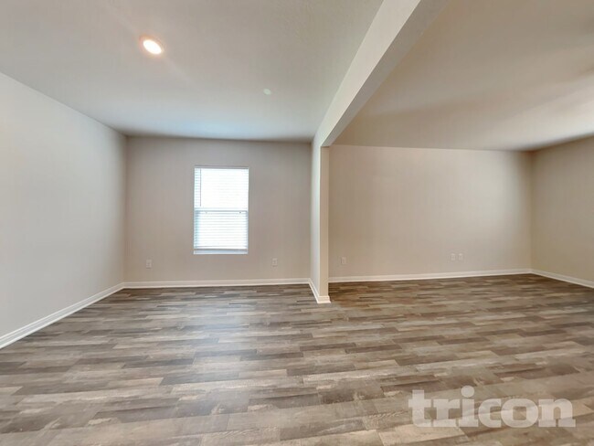 10126 Cerritos dr