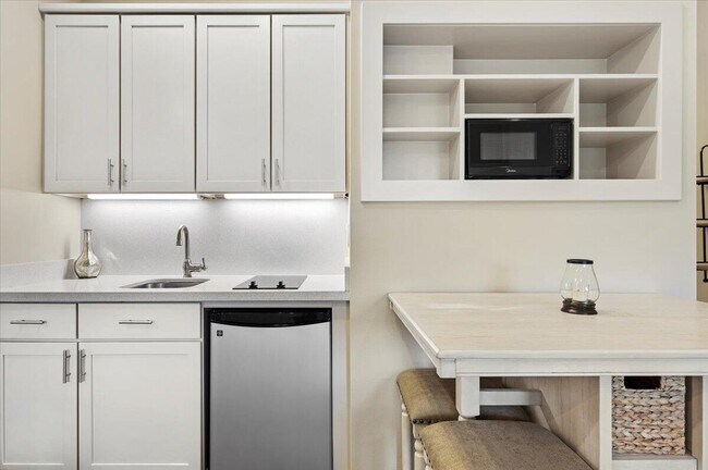 Photo - 11863 Wimbledon Cir Unit 543