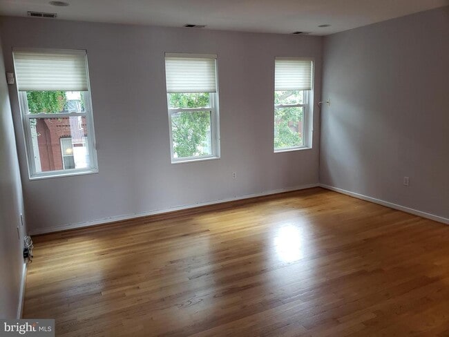 Building Photo - 1503 Swann St NW