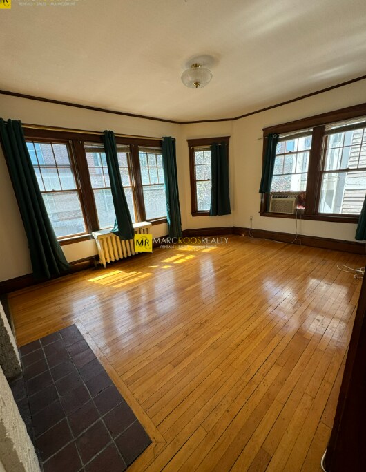 Building Photo - 11 Story St Rental