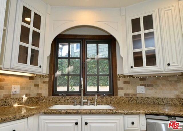 Photo - 4224 Beethoven St