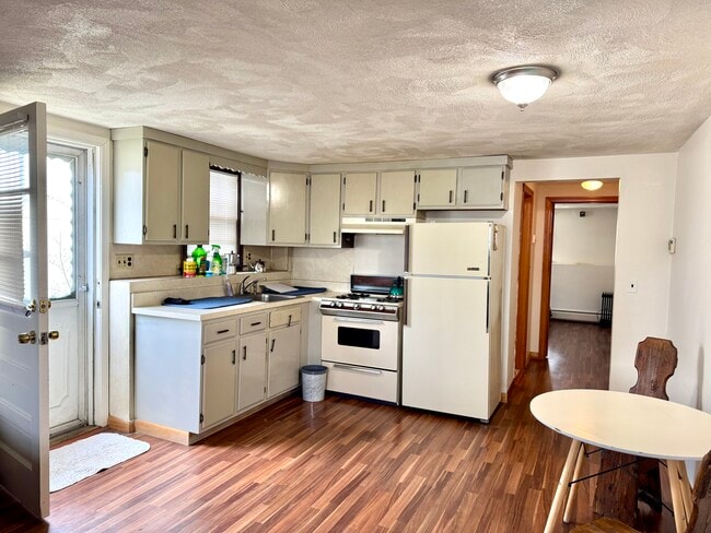 Photo - 93 Sigourney St Unit 1