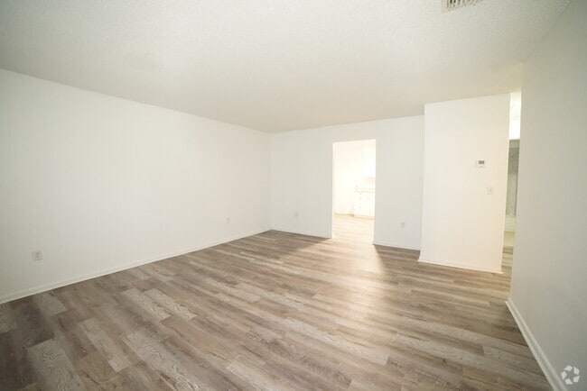 Building Photo - 3307 Pershing St Rental