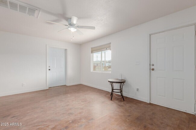 3622 W Sunland Ave
