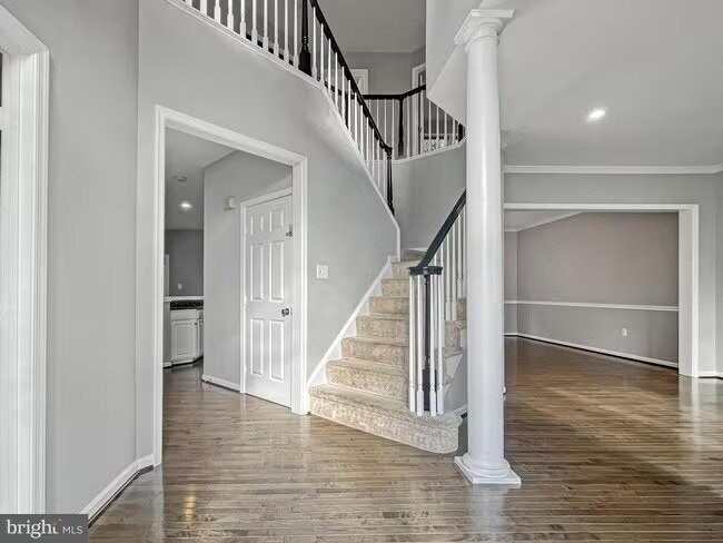 Photo - 214 W Locust St