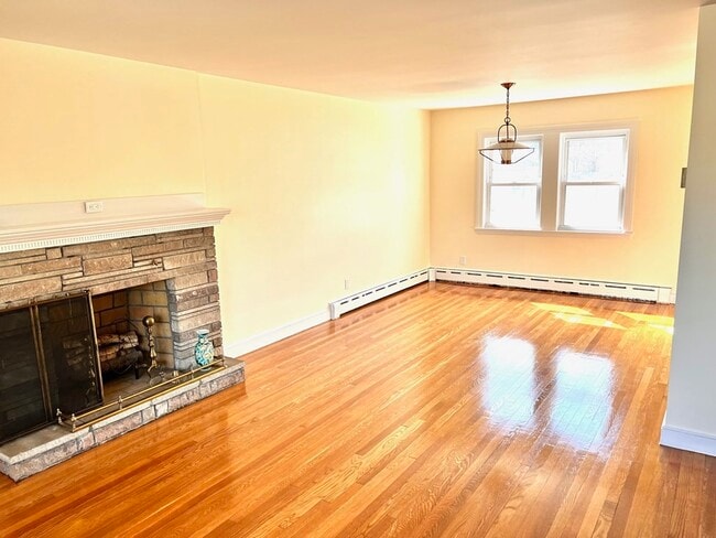 393 Main St