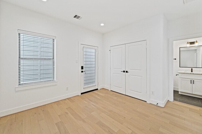 Photo - 1108 Brooks St
