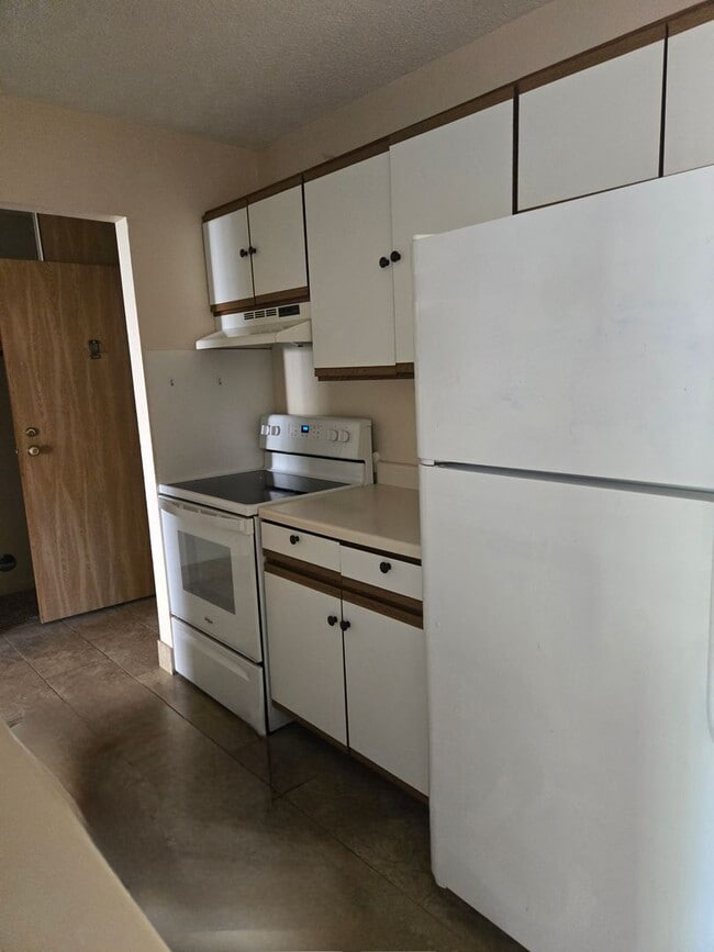 Evergreen Square Apartments