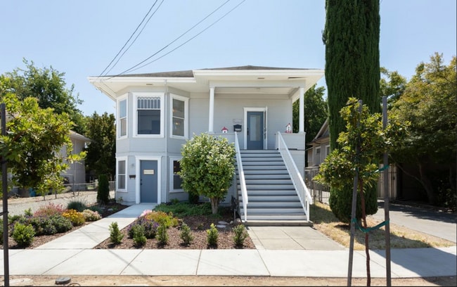 602 Bridge St Unit A