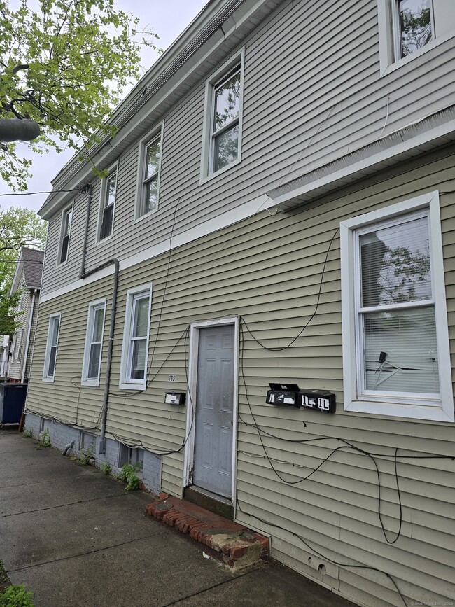 Building Photo - 108 Greenwood St Rental