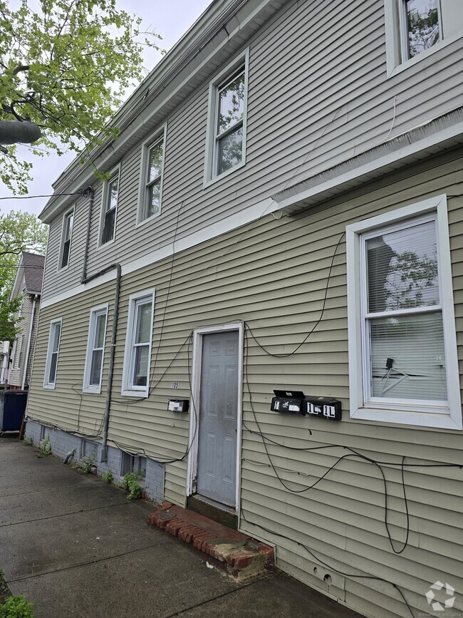 Building Photo - 108 Greenwood St Rental