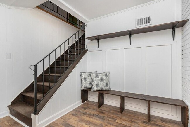 Photo - Beautiful Four Bedroom Home minutes from the Airport