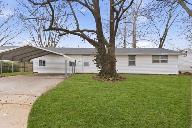 Building Photo - 2902 W Scott St