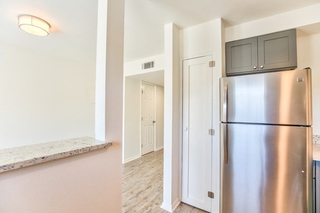 Photo - Midtown Place Apartments