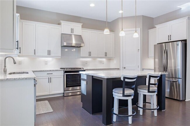 Photo - 1859 Commons Pl NW