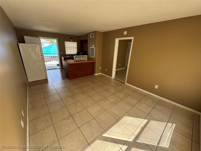 Photo - 249 S Commerce Ave Unidad 204