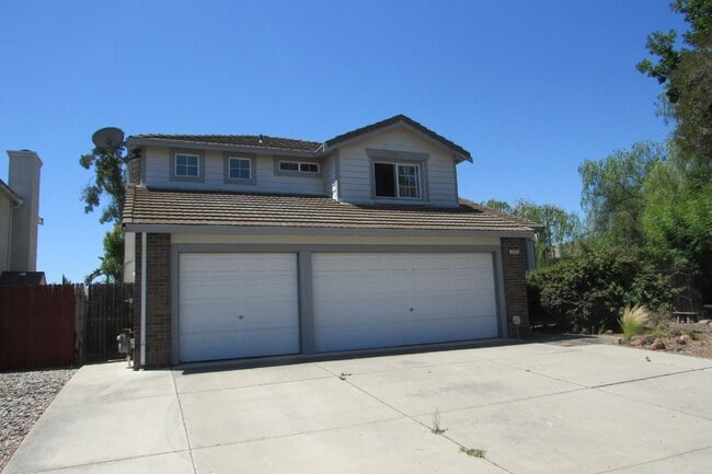 Photo - Beautiful 4 Bed/3 Bath Tracy Home with Pool and Fresh Paint