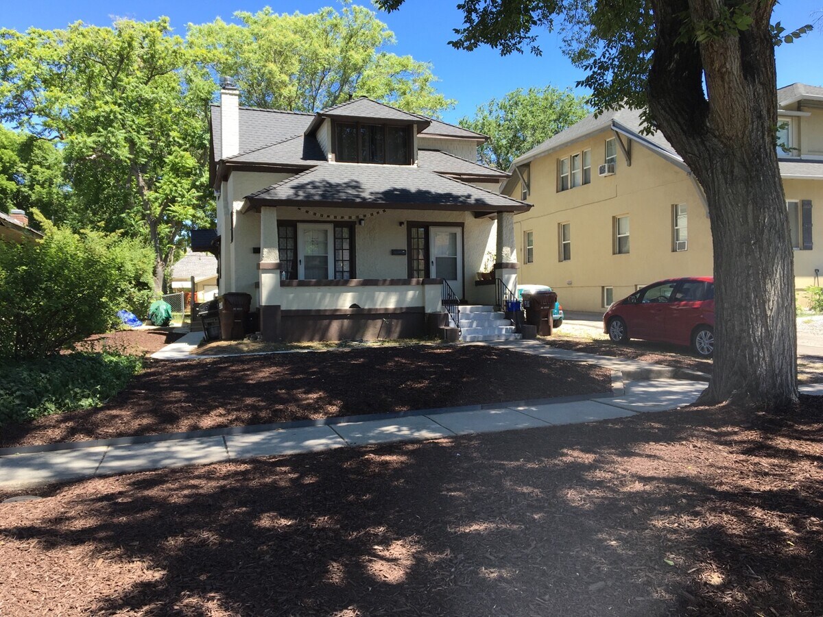 Photo - 923 Princeton Ave S