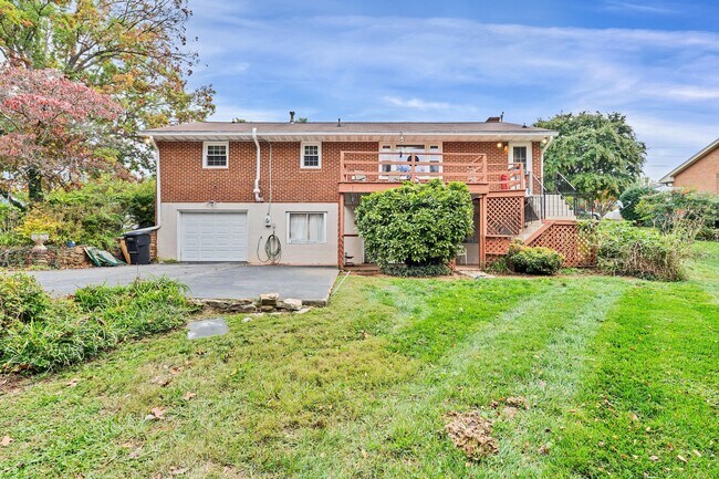 Photo - 6734 McKinney St