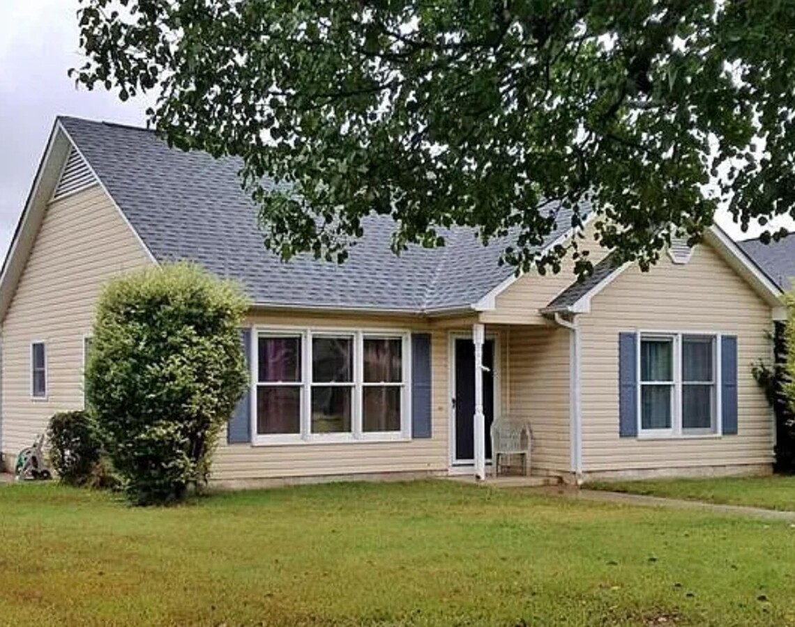 Fully Renovated 3-Bedroom, 2 Bathroom Home - Fully Renovated 3-Bedroom, 2 Bathroom Home