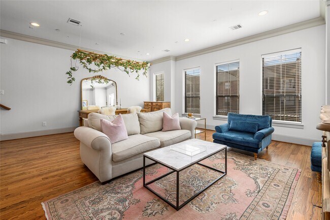 Photo - 3302 Audley St Unit 124