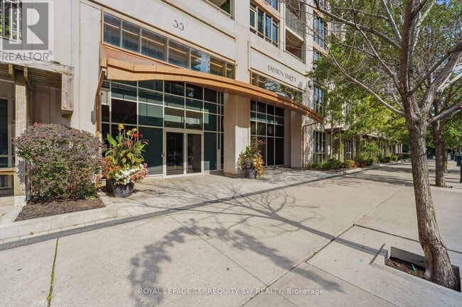 Photo - 35 Bastion St Unit 513