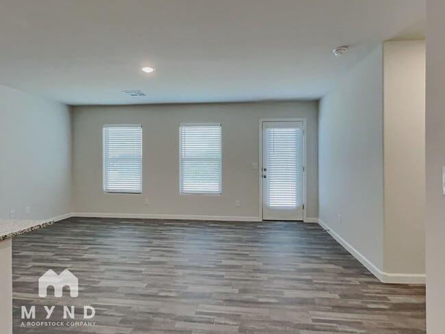 Photo - 10253 W Wenden Dr