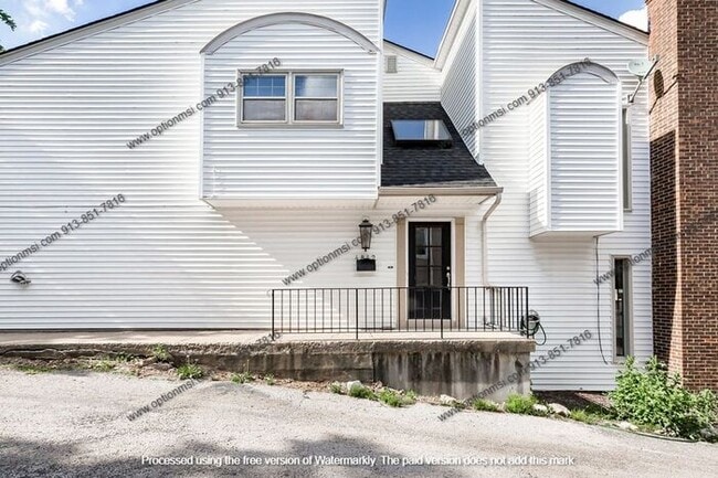 Building Photo - Fantastic Plaza location!! Rental