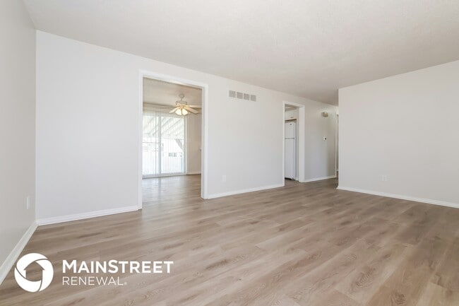 Photo - 1045 Lindenwood Ln