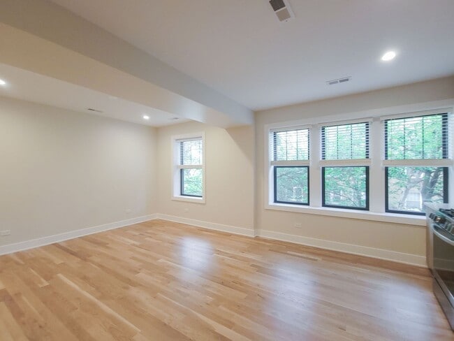 Photo - 2019 W Ainslie St Apartments Unit 1