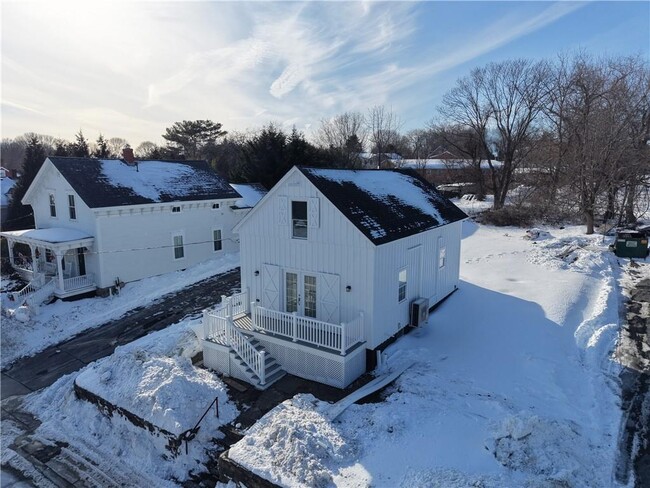 Building Photo - 2958 E Main Rd