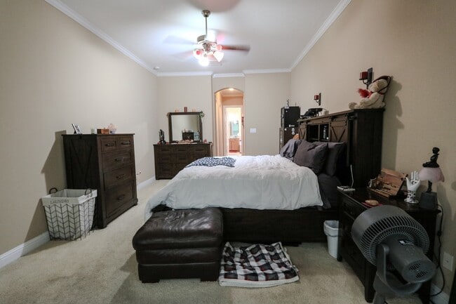 6514 Monrovia Ln