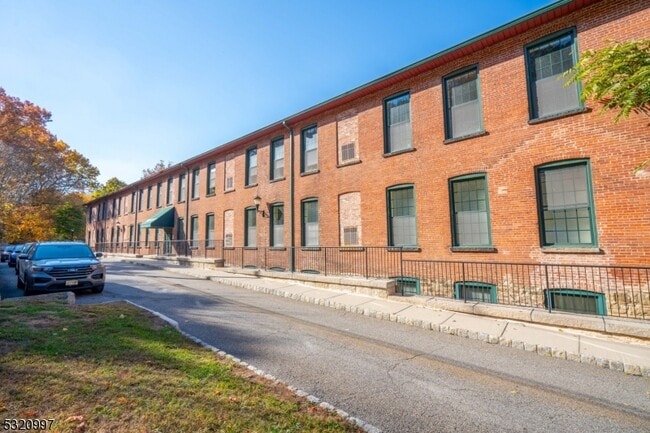 93 Park Heights Ave Unit 2