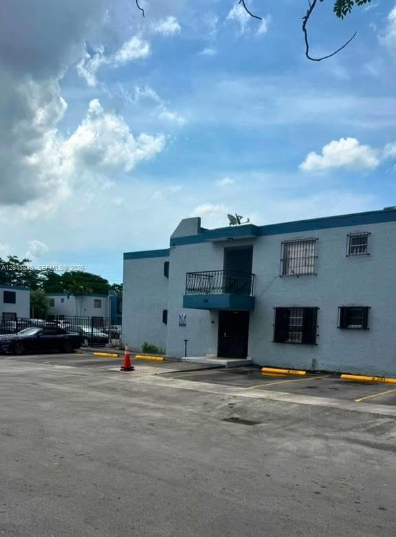 Building Photo - 145 SW 30th Ct Unit 209B