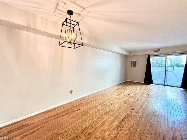 Photo - Gorgeous Condo in Willoughby Beach Unidad 11