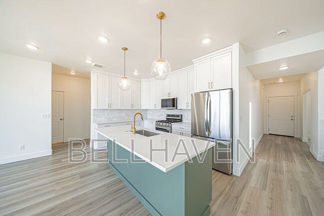 Photo - 667 S 2275 W