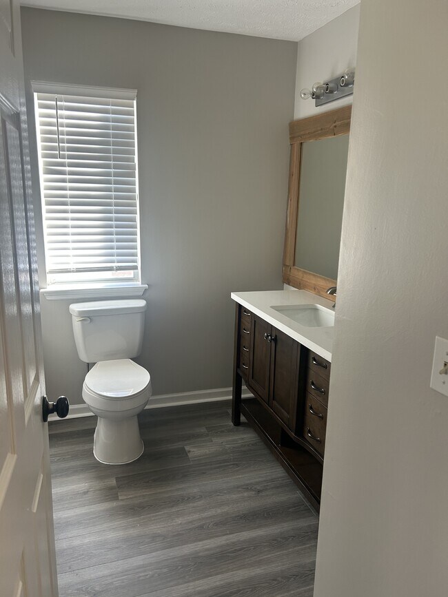 Photo - 533 Woodland Hills Dr