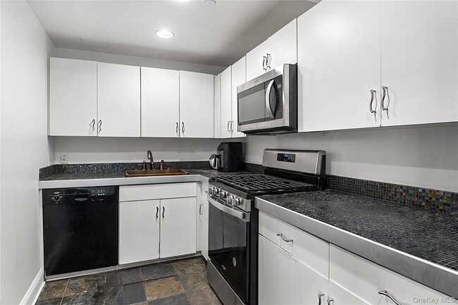 Building Photo - 23 Water Grant St Unit 8E