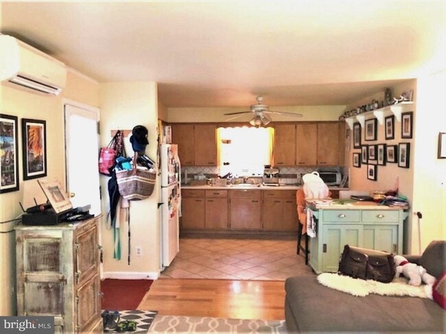 206 Linden Ln