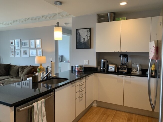 Building Photo - 2 Earhart St Unit 802