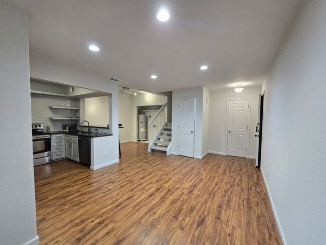 Photo - 5200 Martel Ave