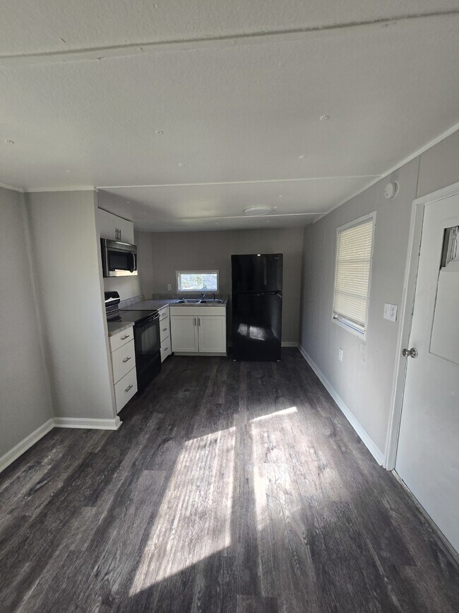 Affordable 1 Bedroom - Utilities Included