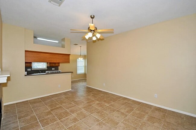 Photo - 8715 Charity St