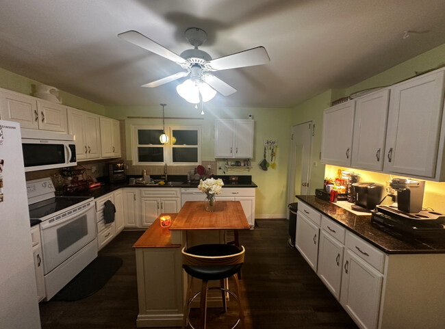 Kitchen - 2270 Pheasant Dr Casa