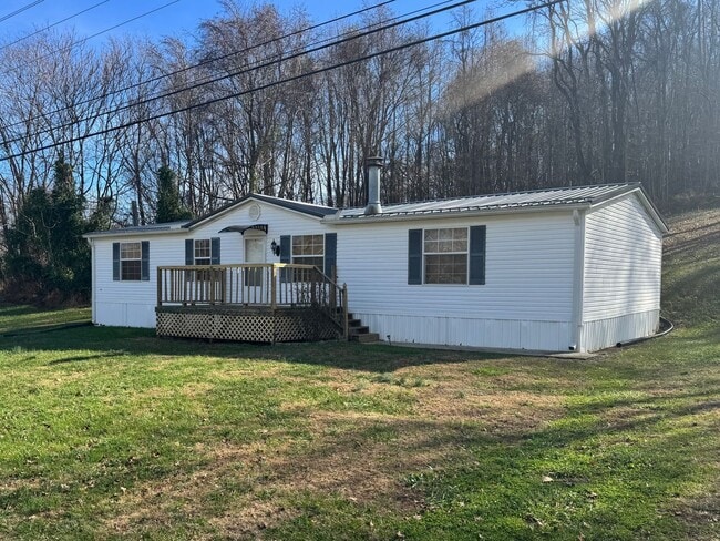 Building Photo - 3 Bedroom 2 Bathroom Mobile Home located in Rogersville, TN
