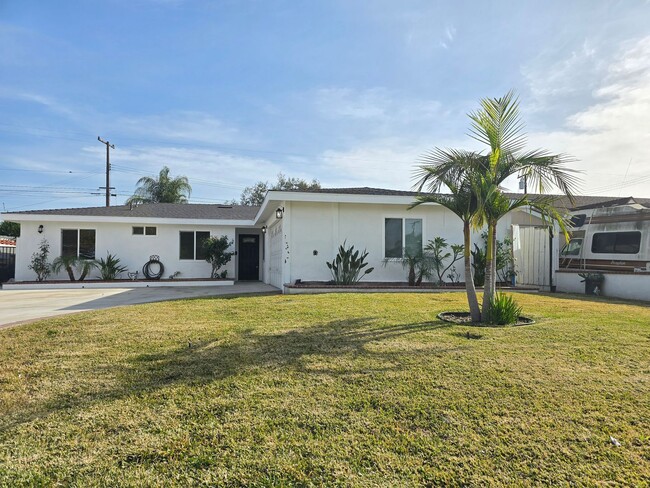 Beautifully Remodeled 4-Bedroom Home with ... - Beautifully Remodeled 4-Bedroom Home with ...